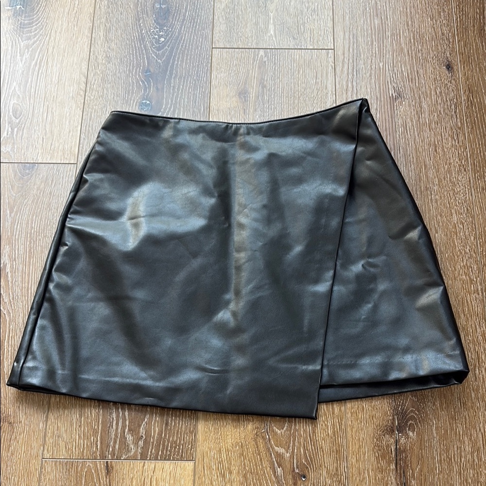 Abercrombie & Fitch Black Faux Leather Mini Skort
